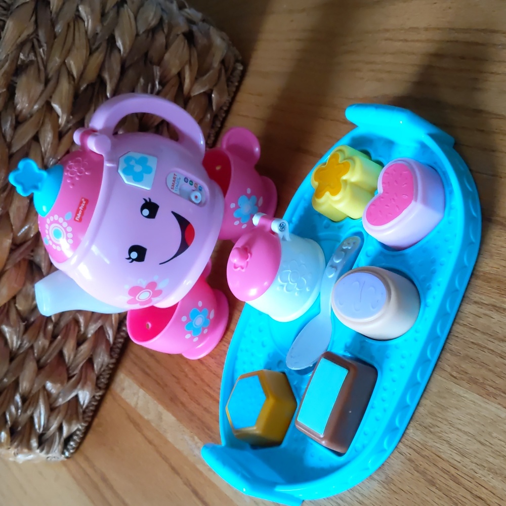 🧩 Fisher Price Laugh & Learn - Sweet Manners Tea Set